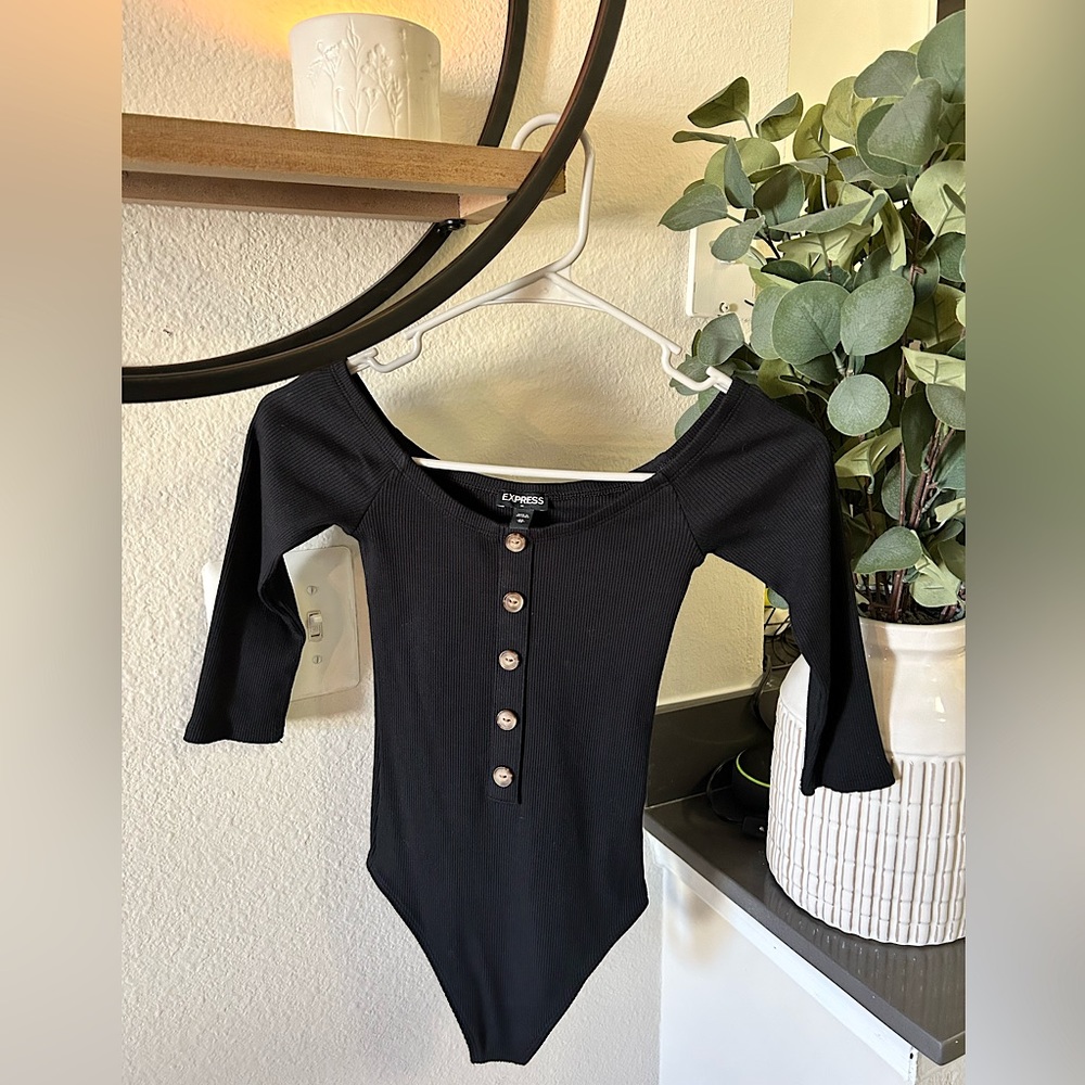 Express Onesie, trendy and cute, size XS